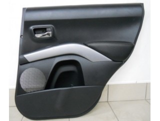 Обшивка задніх правих дверей Mitsubishi Outlander XL