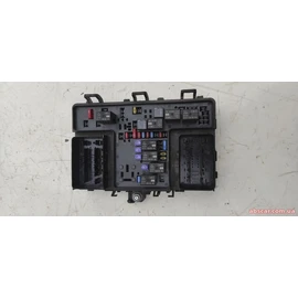 Блок запобіжників підкапотний Ford Edge 2015-2018 G2GZ14A068J