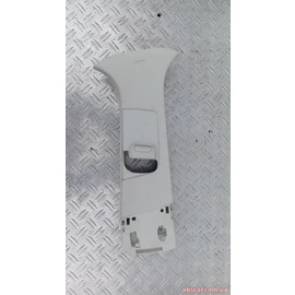 Накладка центральної стійки верхня (ремінь) права Ford Escape 2013-2016 CJ54S24582